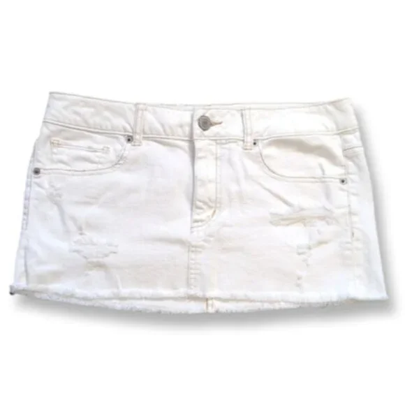 💠 American Eagle White Distressed Denim Mini Skirt Womens Size 6 Stretch - Picture 1 of 12